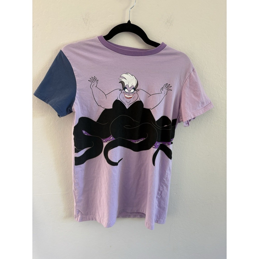 Disney Little Mermaid Villains Ursula T Shirt Cakeworthy Medium Purple Crew Neck